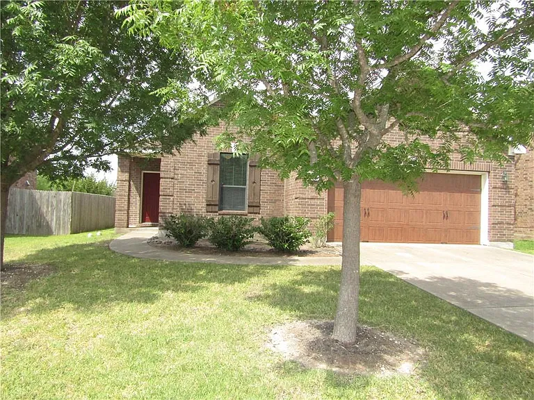 14200 Lake Victor Dr — Photo 37