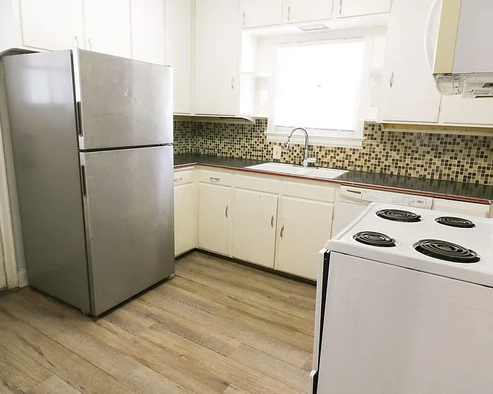 1849 Anderson Ave — Photo 3
