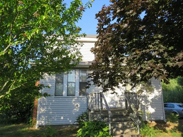 52 Quincy St, Holbrook, MA 02343