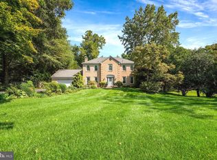 5263 Ofaly Rd, Fairfax, VA 22030