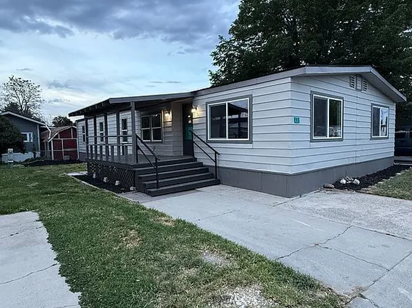 424 W Cherry Ln Trailer 53, Meridian, ID 83642
