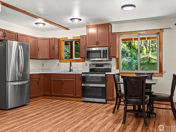 4th image of 15 Howerton Road