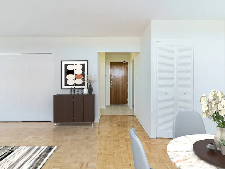 485 Eglinton Ave E — Photo 24