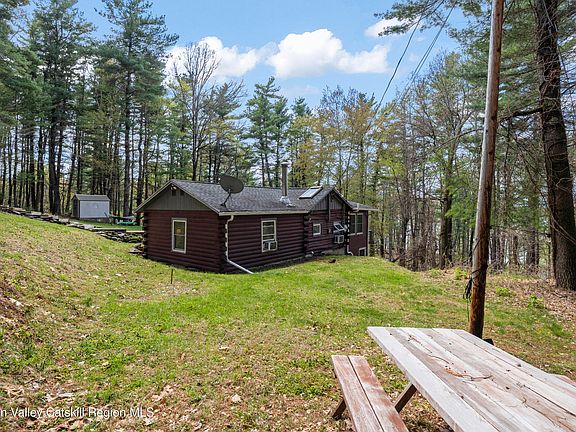 5th image of 127 Hillside Drive