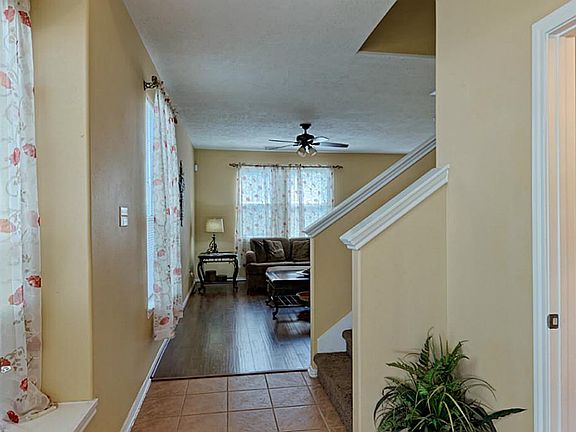 5th image of 338 Capella Oaks Ln