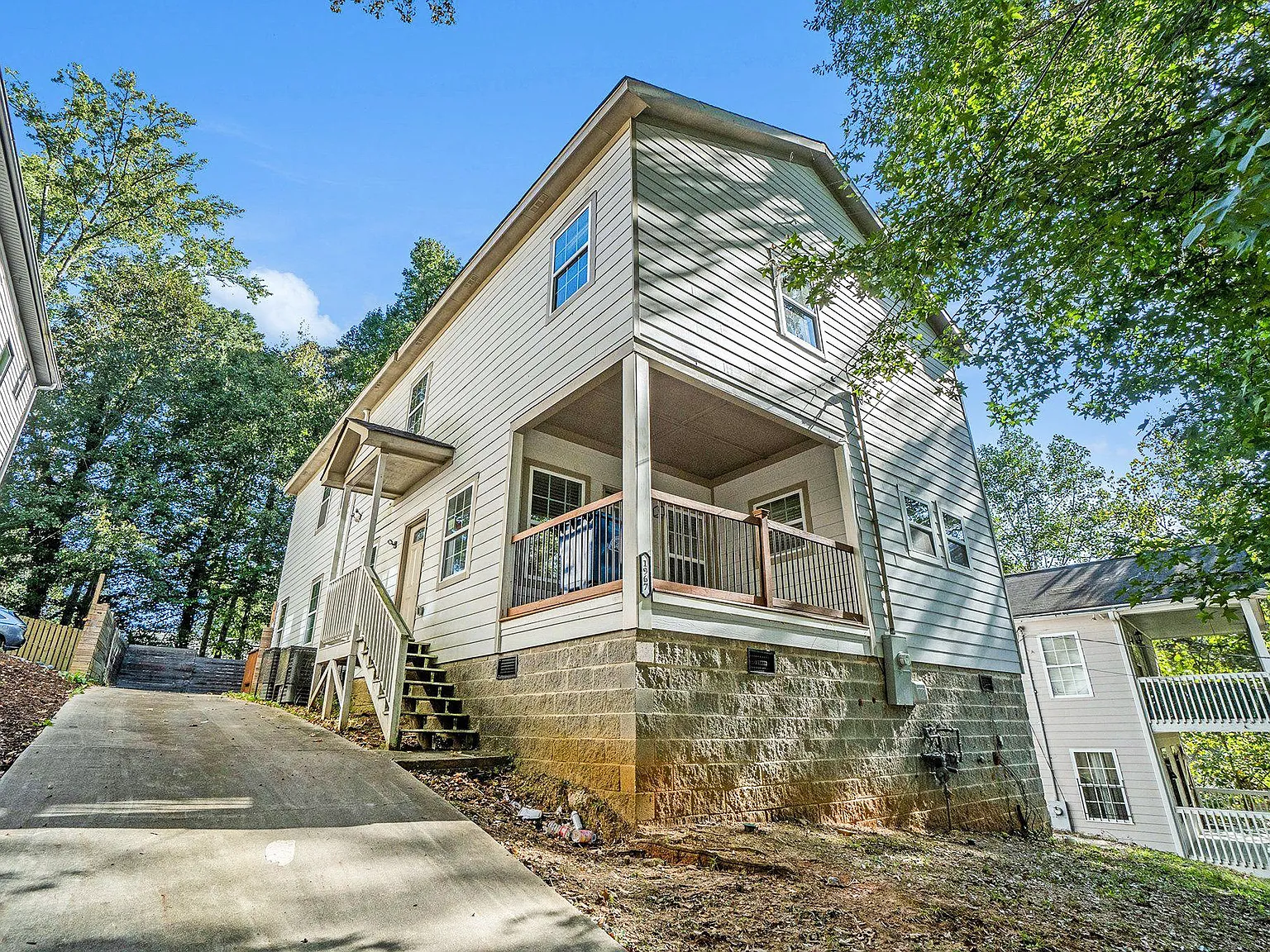 4 bed, 4.5 bath, 2000 sqft, $1,070 — Photo 4