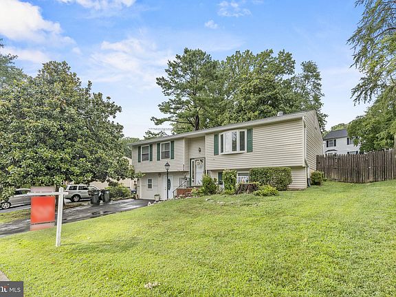 2nd image of 9212 Honey Creeper Ct