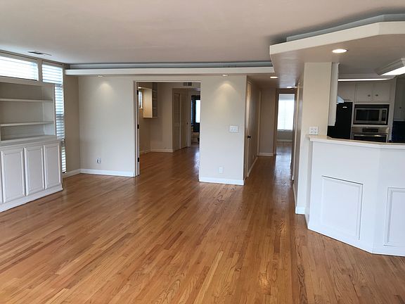 5th image of 740 1/2 Avalon Ct