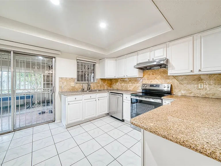 7811 Westbank Ave — Photo 14
