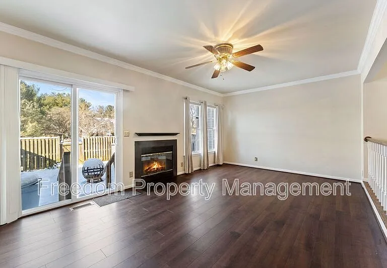 726 Pine Tree Ct — Photo 15