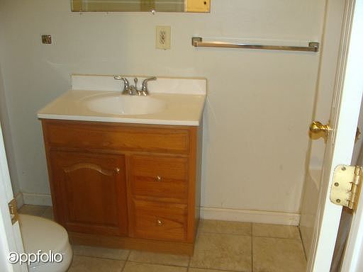 2nd image of 114 W King St