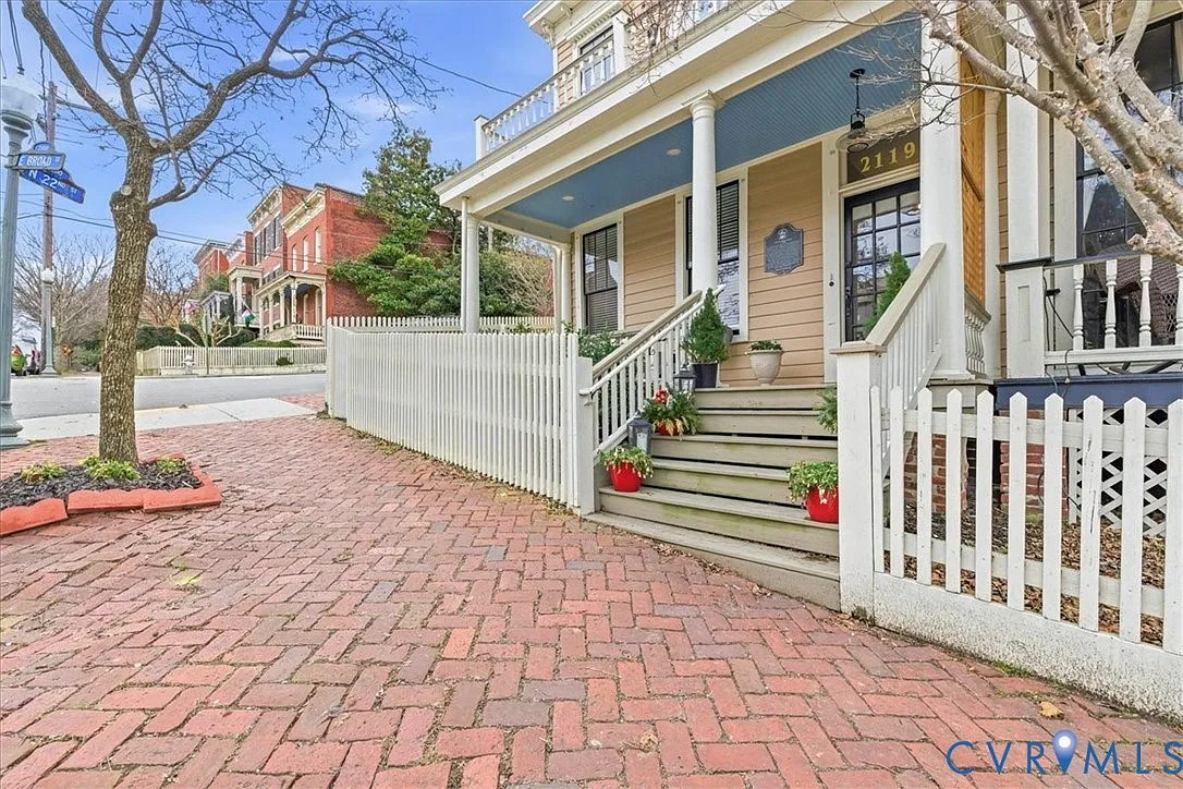 4 bed, 3.5 bath, 1884 sqft, $3,000 — Photo 4