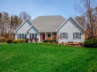 32 Reynolds Rd, Kinderhook, NY 12106