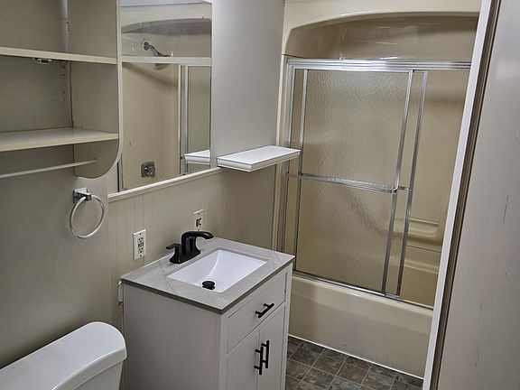 4th image of 46-48 Highland Ave #3R