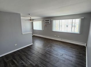 2140 Kenilworth Ave APT 301, Berwyn, IL 60402