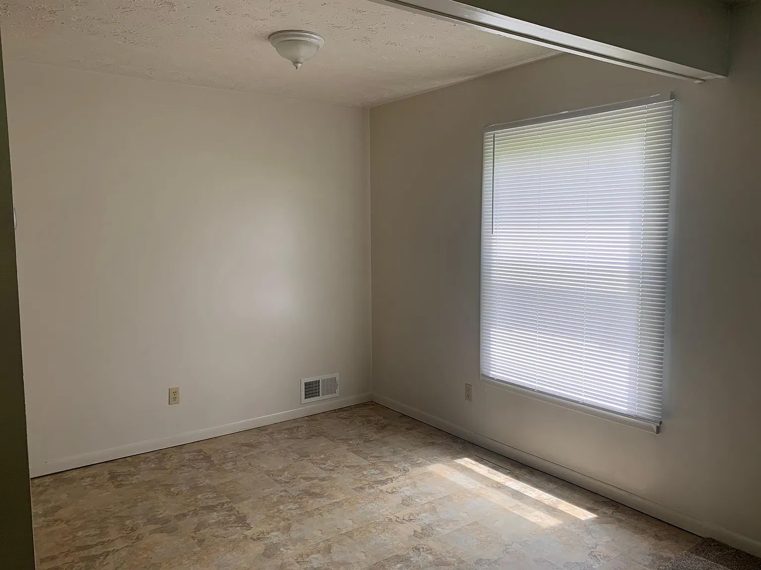 3043 Ivy Hill Cir — Photo 3