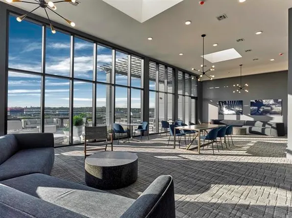 260 Avenue East image 20 of 24