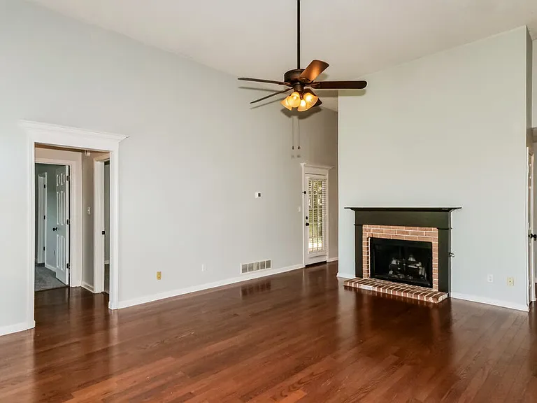 10102 Fox Hunt Dr — Photo 4