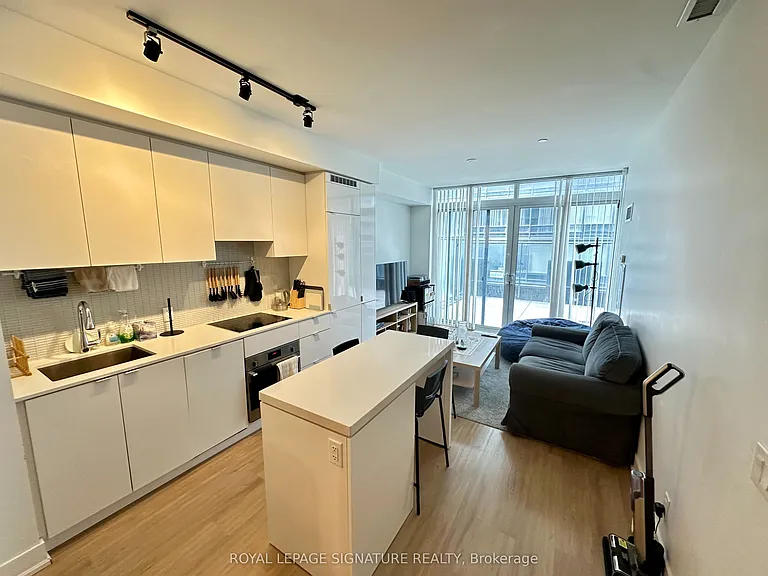 7 Grenville St #702 — Photo 18