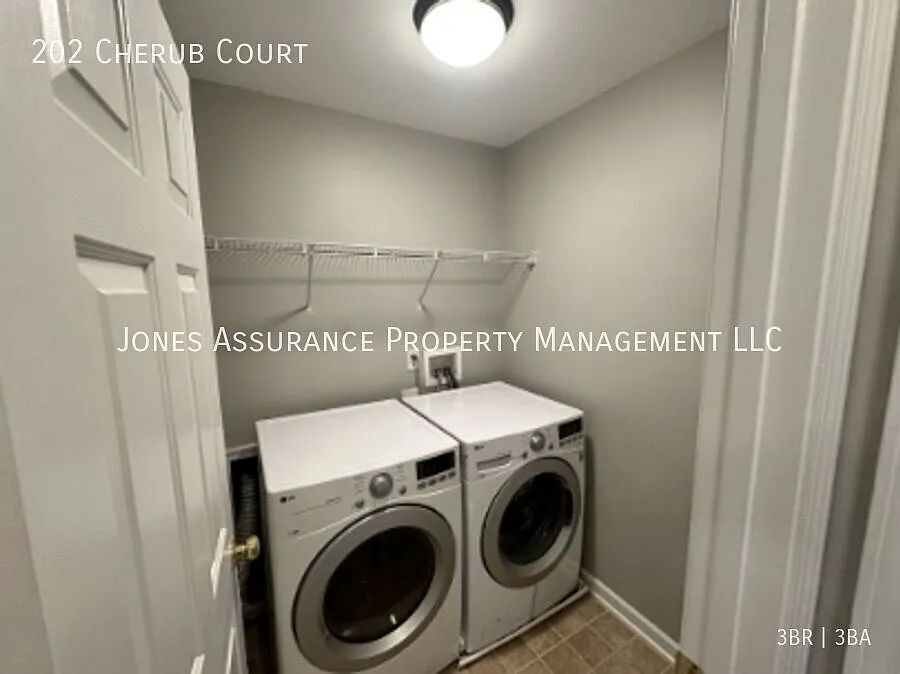 202 Cherub 3br/2.5BA (Greenville) — Photo 2