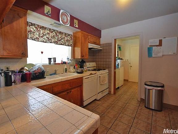 4th image of 7519 Henrietta Dr