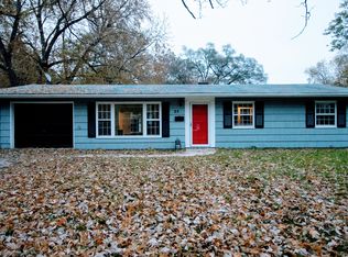 25 Greenbriar Rd, Montgomery, IL 60538