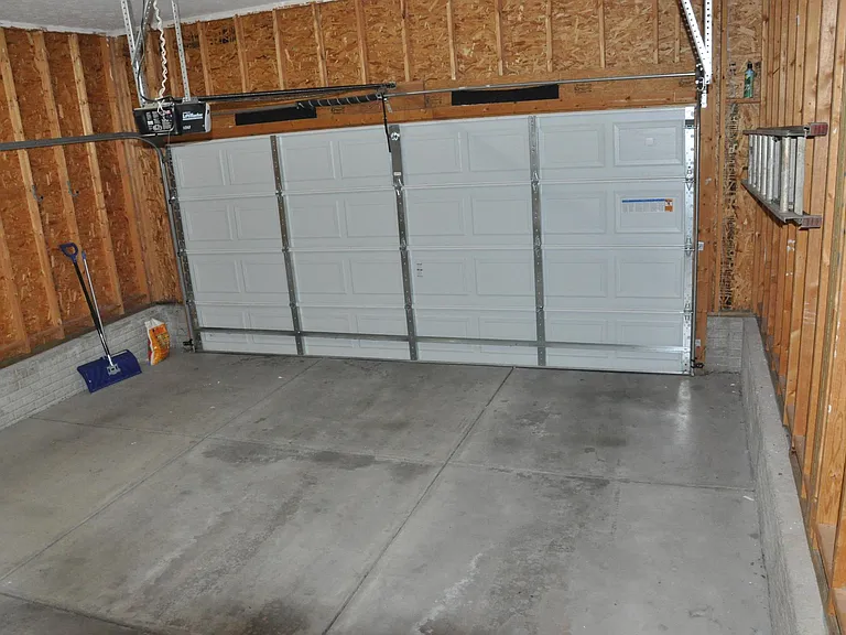 2041 Colorado Dr — Photo 33
