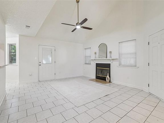 5th image of 66-68 Maison Dr