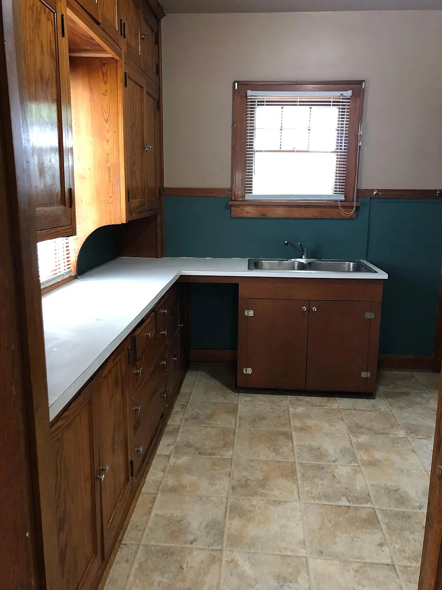 Kitchen - 3910 Orchard St