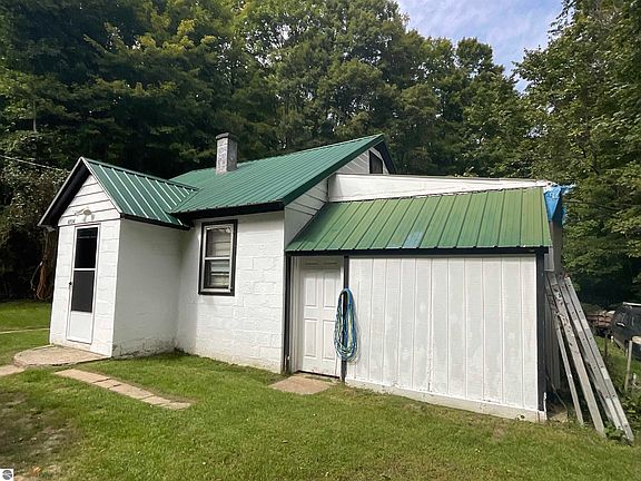 3rd image of 4734 Barney Rd