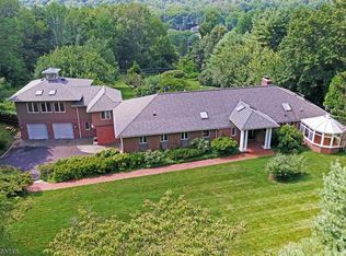 4 Robert Rd, Mendham, NJ 07945