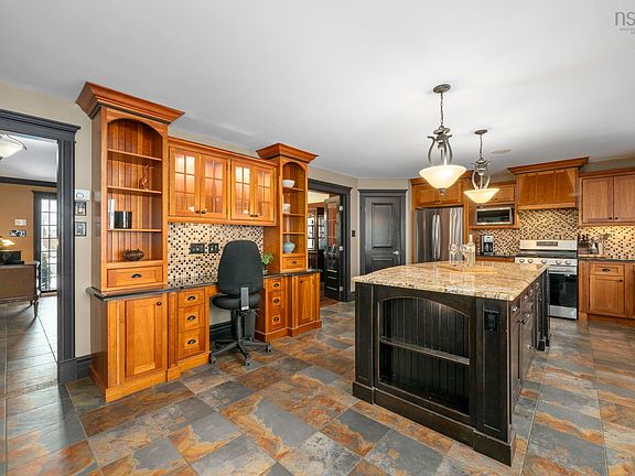 3rd image of 38 Dalhousie Ave