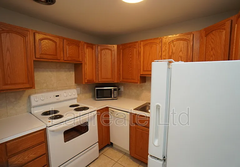 757 Oak St #D — Photo 4