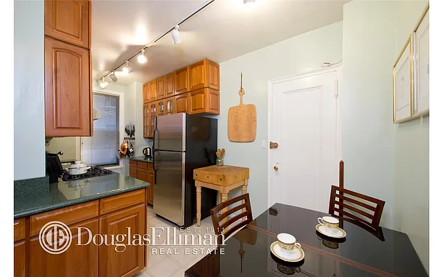 Sold by Douglas Elliman | media 14