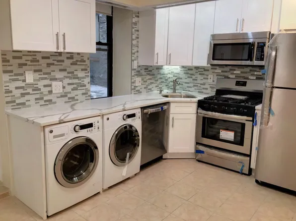 9 Pinehurst Avenue 1B image 2 of 12