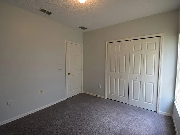553 Hummingbird Ct — Photo 16