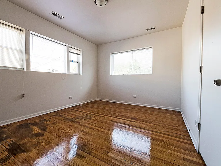 7938 S Hermitage Ave — Photo 8