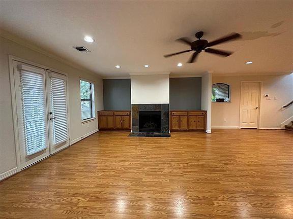 5th image of 3710 Sherwood Ln Unit 114