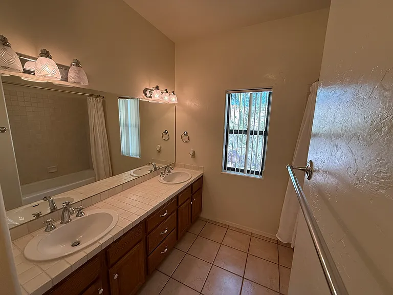 6141 N Paseo Zaldivar — Photo 22