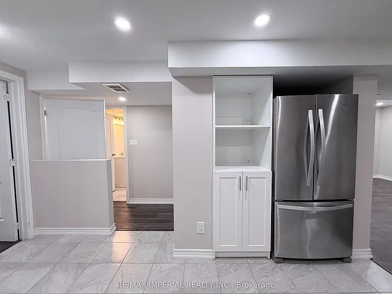 17 Deerwood Cres — Photo 11