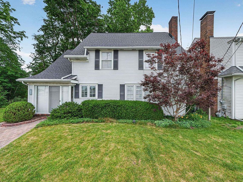 1st image of 4030 S Michigan St