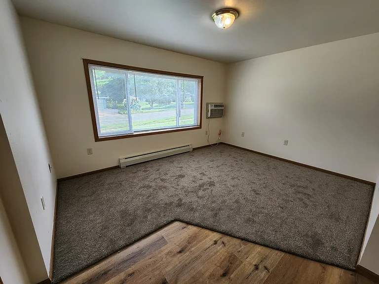2330 E Hamilton Ave — Photo 10
