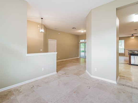3rd image of 424 Sparrow Branch Cir