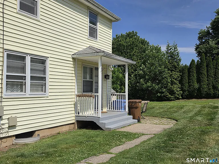68 Geissler Dr — Photo 2
