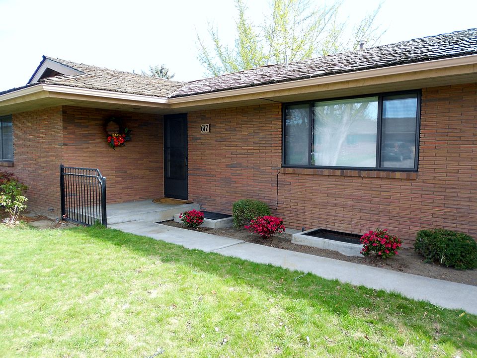 Front of house facing west