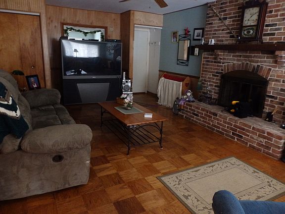 5th image of 215 Parkwood Ave