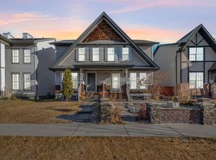 207 SW Elgin Meadows Gdns SE, Calgary, AB T2Z 0M3