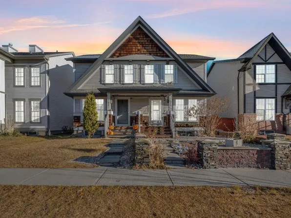 207 SW Elgin Meadows Gdns SE, Calgary, AB T2Z 0M3