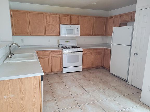 3rd image of 905 Coronado Peak Ave