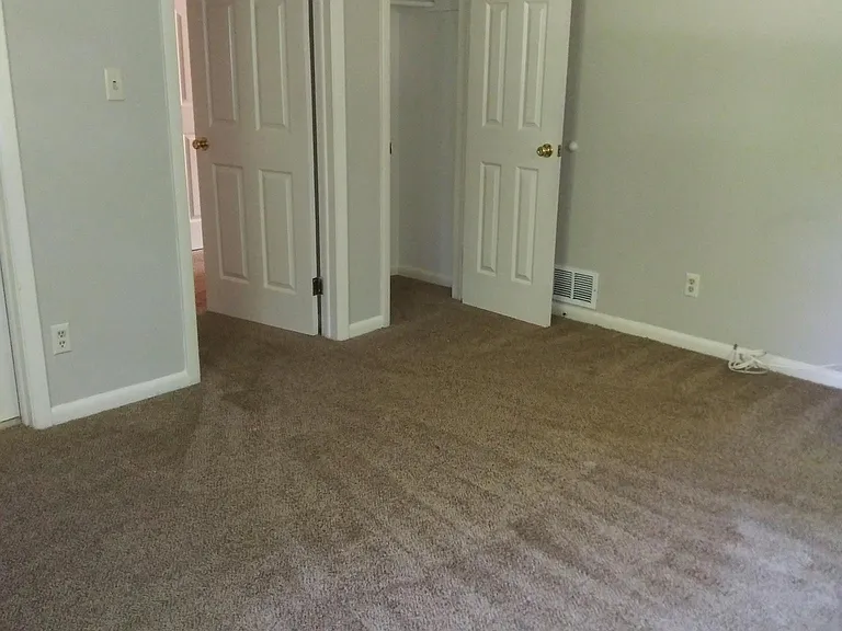 1359 Cornwall Rd — Photo 14